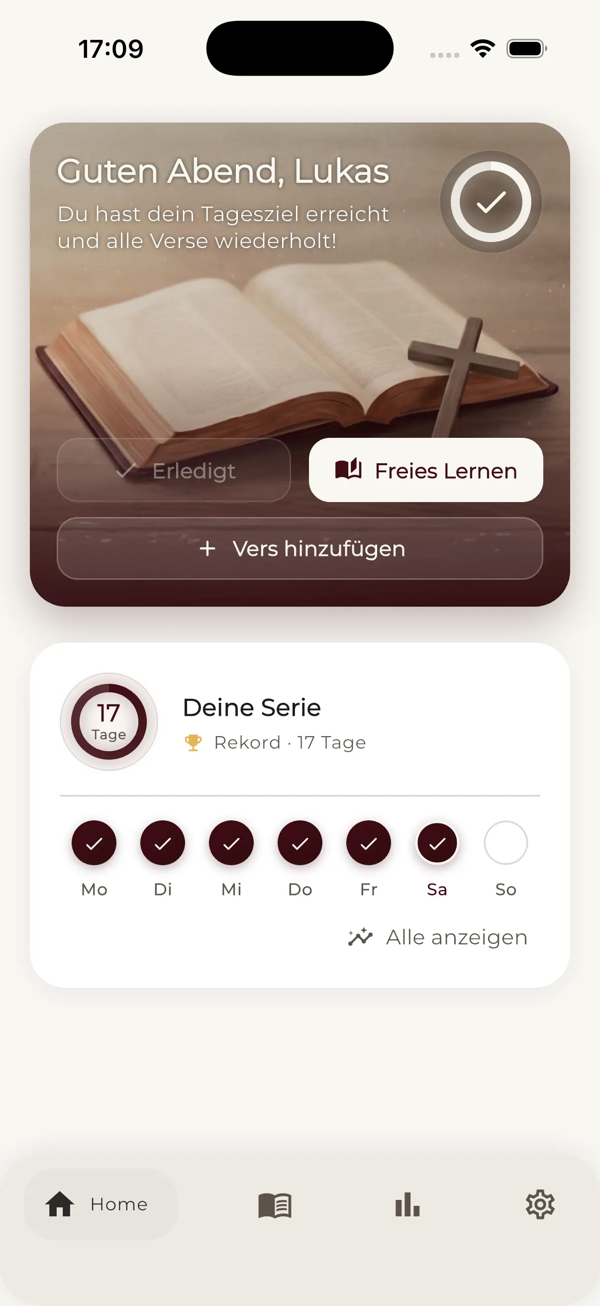 Versly Startbildschirm: Tagesziel erreicht, Lernserie von 17 Tagen und Schaltflächen für freies Lernen und Vers hinzufügen.